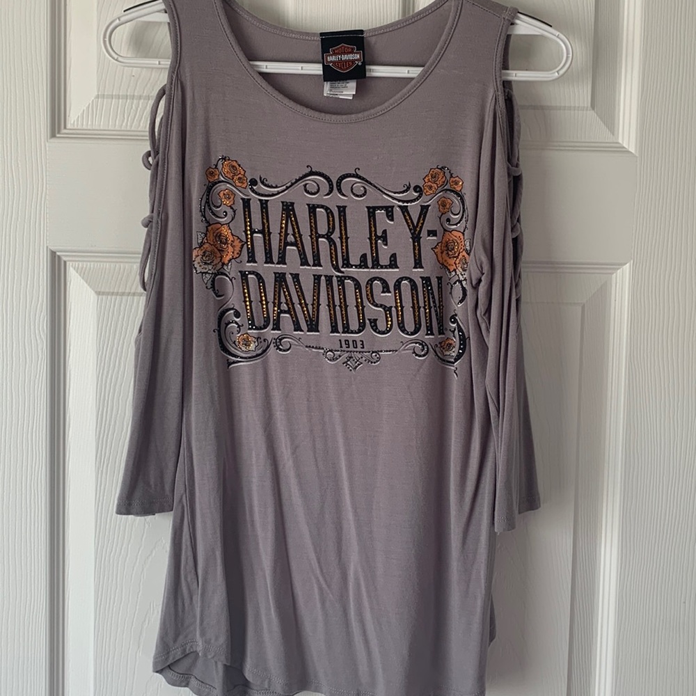 HD women’s sz small top